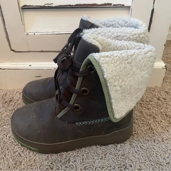 WOMEN’S Keen Snowmass Ankle Waterproof Winter Boots Size 6.5 Brown Green - Picture 2 of 13
